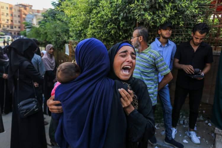<p>İkinci aşamada ise büyük ölçüde harabeye dönmüş olan Gazze'nin merkezindeki mülteci kamplarının işgali öngörülüyor.</p>
