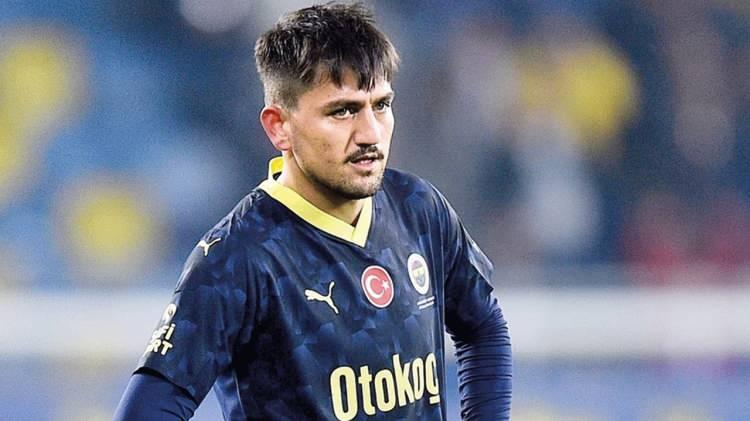 <p><strong>5- CENGİZ ÜNDER</strong></p>

<p> </p>

<p>2023-2024 sezonunda 15 milyon Euro karşılığında Marsilya'dan transfer edilen ancak performansıyla büyük hayal kırıklığı yaşatan milli yıldızın da yolcu olduğu ortaya çıktı.</p>

<p> </p>

