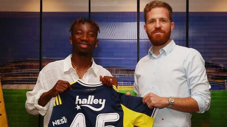 <p><strong>YENİ TRANSFER İMZAYI ATTI</strong></p>

<p> </p>

<p>Fenerbahçe, Malili kanat oyuncusu Dorgeles Nene'nin kalıcı transferi için Avusturya temsilcisi Salzburg ile resmi anlaşmaya vardı.</p>

<p> </p>

<p>Sağlık kontrollerini başarıyla tamamlayan Nene, sarı-lacivertli kulüple 5 yıllık sözleşmeye imza attı. 22 yaşındaki futbolcu, bundan böyle kariyerine Fenerbahçe forması altında devam edecek.</p>
