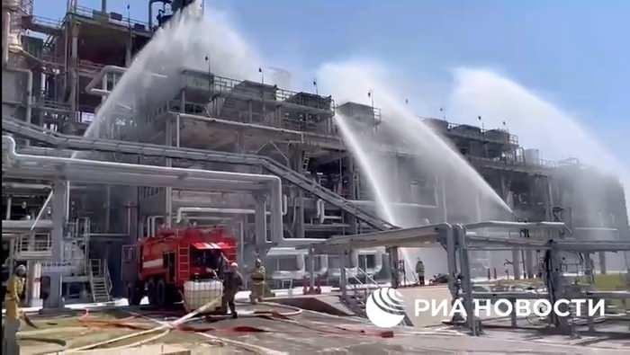 <p>Rusya Savunma Bakanlığı’ndan yapılan açıklamada, ülkenin merkezindeki çeşitli bölgelerde 3 saat içinde 32 İHA’nın imha edildiği ifade edildi.</p>