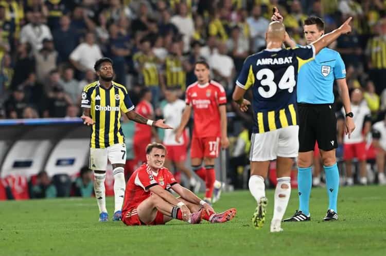 <p>Sabado: Play-off'un ilk ayağında Benfica, İstanbul'da berabere kaldı.</p>
