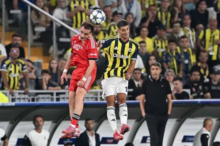<p>Somosfanaticos: Kartallar ve Türkler, Türkiye'deki hayal kırıklığı yaratan beraberlikte kötü futbol oynadılar.</p>