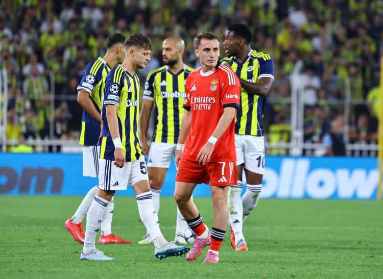 <p>Jn: Hücumda zararsız Kartal, Fenerbahçe karşısında gol yemedi.</p>