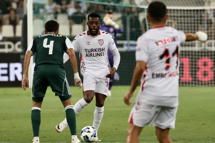 <p>Karşılaşmada 1-0 öne de geçen temsilcimiz, daha sonrasında kalesinde gördüğü iki gole engel olamadı ve tur ümidini rövanş maçına bıraktı.</p>
