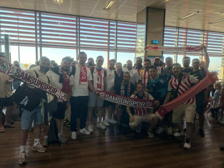 <p><strong>"Samsunspor taraftarlarına tepki: Kallimarmaro'da toplandılar, Mustafa Kemal Atatürk bayrakları açtılar."</strong></p>