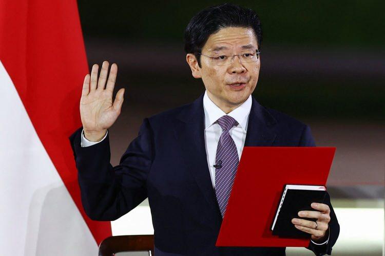 <p>Singapur'un dördüncü Başbakan Wong, öncedenki başkanı kadar zengin değil – Lee Hsien Loong, devlet varlıkları fonu olan GIC Private Limited'in Yönetim Kurulu'nda oturuyor ve en az 50 milyon dolar (£39 milyon) değerinde bir servet olduğuna inanılmakta; ancak yine de son derece saygın bir 5 milyon dolar (£3.9 milyon) değerinde.</p>