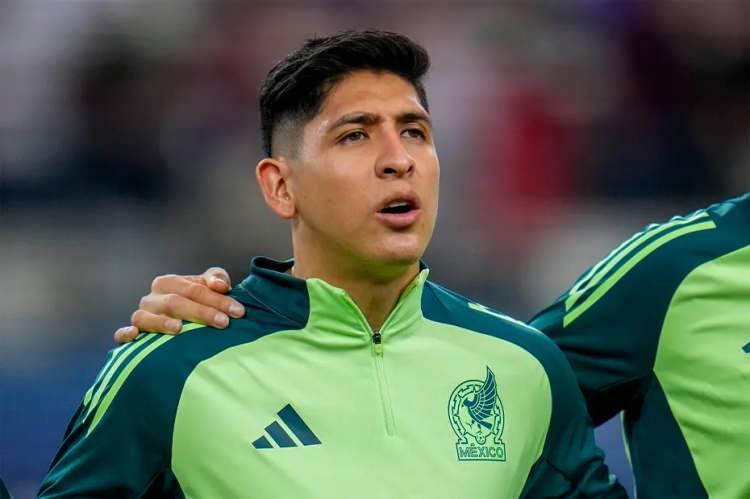 <p>Fenerbahçe, Edson Alvarez transferinde büyük mesafe katetti.<br />
<br />
(FANATİK)</p>
