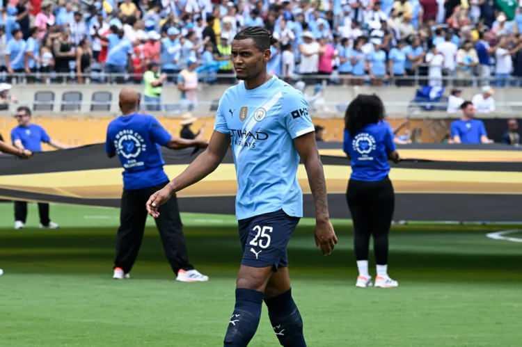 <p>Ederson ve İlkay Gündoğan için Manchester City ile görüşmelerini sürdüren Galatasaray, Akanji defterini de yeniden açtı.<br />
<br />
Yönetim İsviçreli oyuncu için İngiltere'ye temsilci gönderdi.<br />
<br />
(FANATİK)</p>
