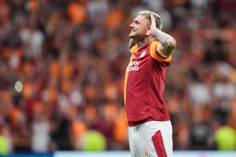 <p>Lukaku'nun yaşadığı sürpriz sakatlık sonrası forvet arayışlarına başlayan Napoli, rotasını Mauro Icardi'ye kırdı.<br />
<br />
(FANATİK)</p>