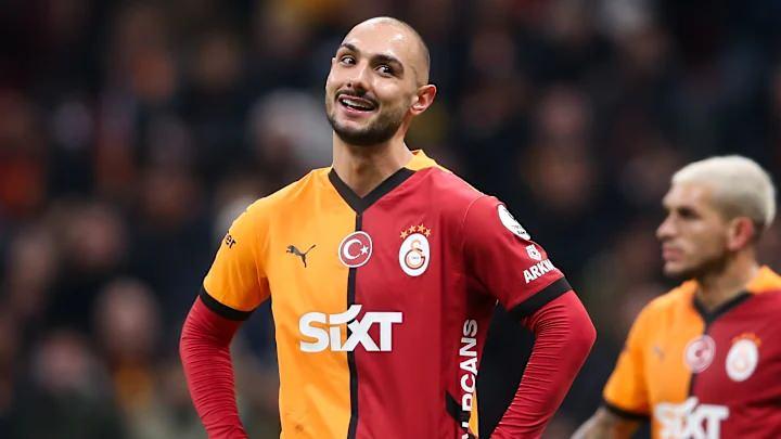 <p>Galatasaray'da Ahmed Kutucu'ya yol göründü.<br />
<br />
Yurt içi ve yurt dışından talipleri olan futbolcu için gelecek teklifler değerlendirmeye alınacak.<br />
<br />
(TAKVİM)</p>