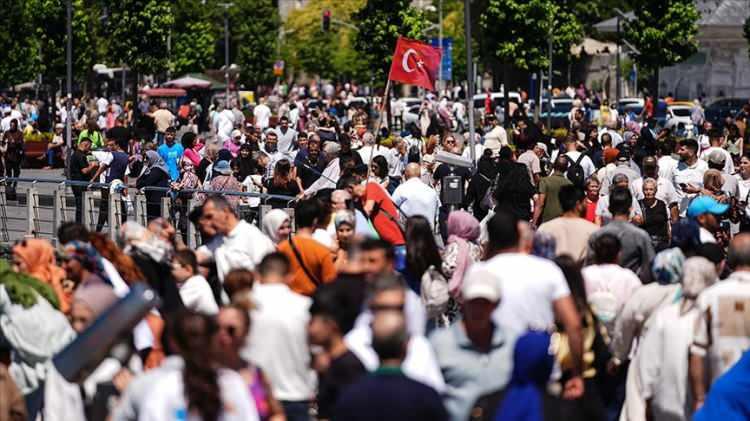<p><strong>Ortalama SES skoruna göre en yüksek yedi ilçe şu şekilde sıralandı:</strong></p>

<p> </p>
