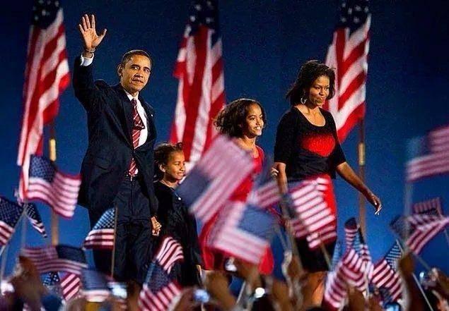 <p>Amerika'nın ilk siyahi başkanı olan Barack Obama'nın seçimi kazandığı an. (2008)</p>