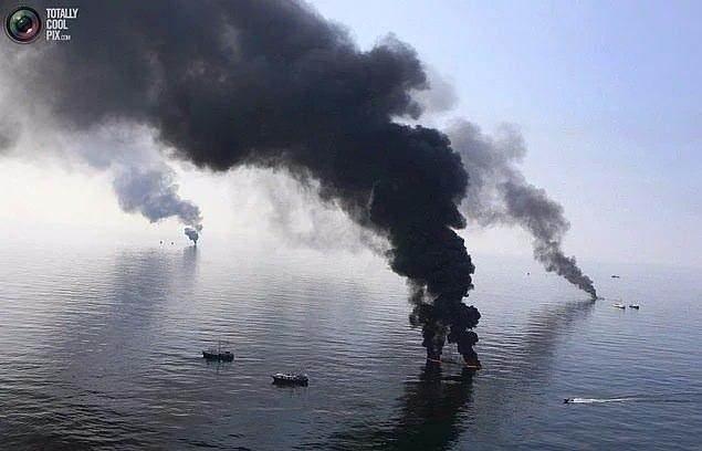 <p><span style="color:#B22222"><strong>Tarihin en büyüğü</strong></span></p>
<p>Meksika Körfezi'nde meydana gelen petrol sızıntısı Louisiana'ya kadar ulaştı ve Amerikan tarihinin en büyük petrol sızıntısı oldu. (2010)</p>