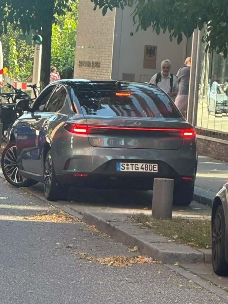 <p>Togg araçlarına ilk defa Alman plakası takıldı. </p>
