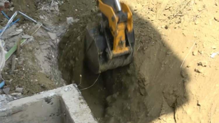 <p>Kayıp Şahıslar Büro Amirliği ekipleri şüphelilerin cep telefonu HTS kayıtlarını incelediğinde, aracın önce Yenibosna’ya gittiğini burada 1 saat kadar kaldıktan sonra Kumburgaz’a geçtiğini belirledi.</p>