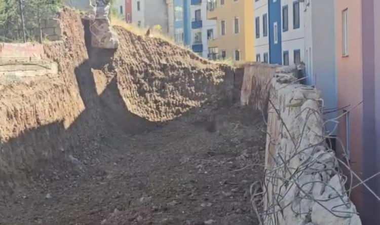 <p>Vatandaşlar yakınlarının yanına ya da pansiyonlara yerleştirildi. </p>
