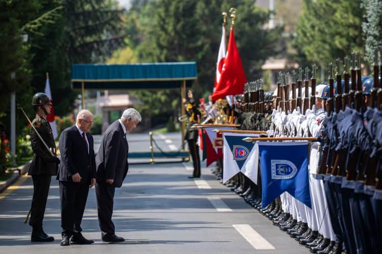 <p>Aynı zamanda Japon Savunma Bakanı Nakatani, ziyaret kapsamında Baykar'ın üretim tesisini de gezmeyi planlıyor.</p>
