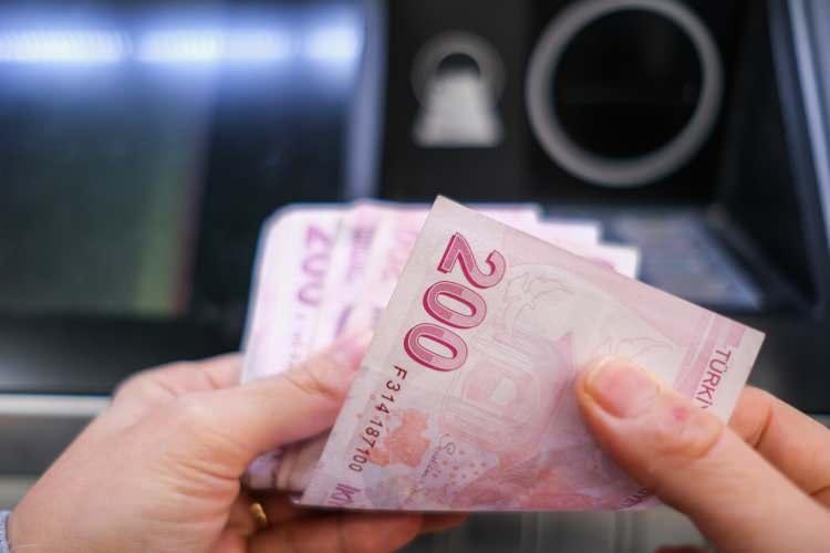 <p><strong>Emniyet Müdürü 3. Sınıf</strong> - 78 bin 101 TL 6 bin 162 TL > 84 bin 263 TL</p>
