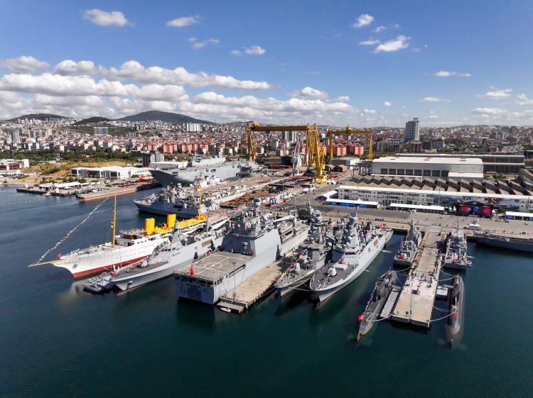 <p>Etkinlik kapsamında, otonom deniz araçlarının geliştirilmesini teşvik etmek amacıyla düzenlenen İnsansız Deniz Aracı Yarışması başladı. 248 takımın başvuruda bulunduğu yarışmada 28 takım ve 347 yarışmacı finale kaldı.</p>
<p> </p>