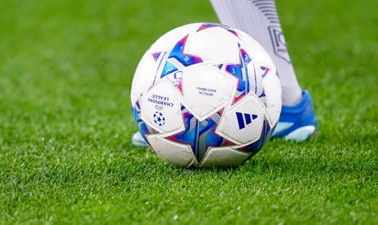 <p>Şampiyonlar Ligi'nde play-off maçlarının tamamlanmasıyla torbalar da belli oldu. </p>
