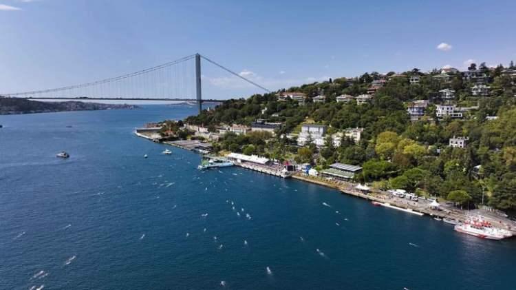 <p>Cumartesi günü İstanbul’a gelip Beyoğlu’nda bir otele yerleştiği öğrenilen Svechnikov’u arama çalışmaları sürüyor.</p>
