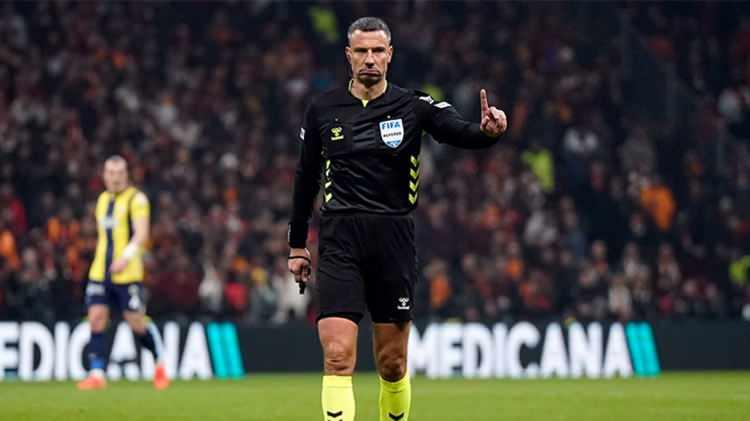 <p>Karşılaşmayı Slovenya Futbol Federasyonundan Slavko Vincic yönetecek. Vincic'in yardımcılıklarını ise Tomaz Klancnik ve Andaz Kovacic yapacak.</p>
