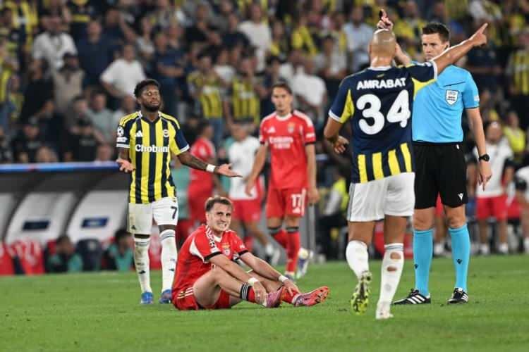 <p>Play-off turuna kalınarak hak kazanılan 4.29 milyon Euro ile birlikte gelir 29.09 milyon Euro'ya (yaklaşık 1 milyar 400 milyon TL) ulaşacak.</p>