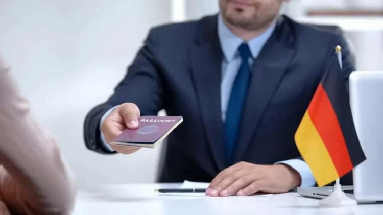 <p><span style="color:#B22222"><strong>1 - Almanya</strong></span></p>

<p>&nbsp;</p>

<p><br />
A&ccedil;ık İş İlanı Sayısı: 1 milyon 48 bin 815</p>
