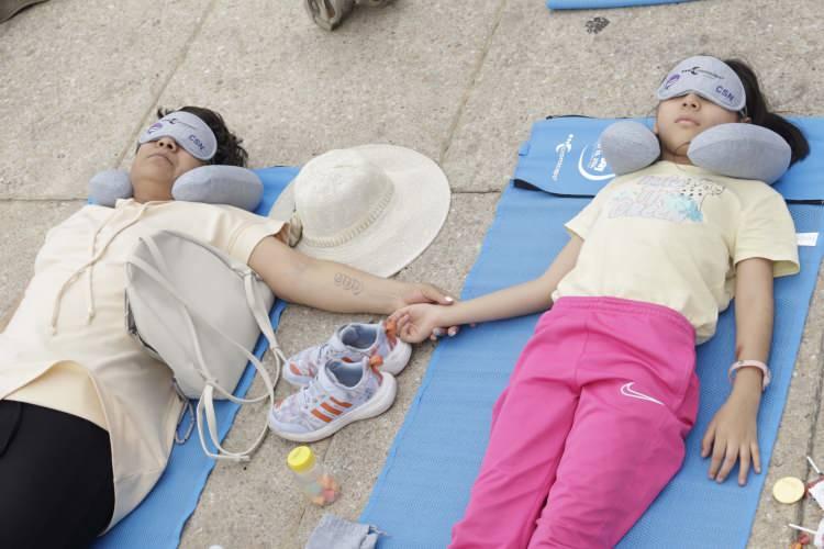 <p><span style="color:#B22222"><strong>15. ABD </strong></span></p>

<p> </p>

<p>Uyuma 23:54 |</p>

<p>Uyanma 07:20 |</p>

<p> </p>

<p>426 dk (yatakta ortalama geçirilen süre)</p>

<p> </p>
