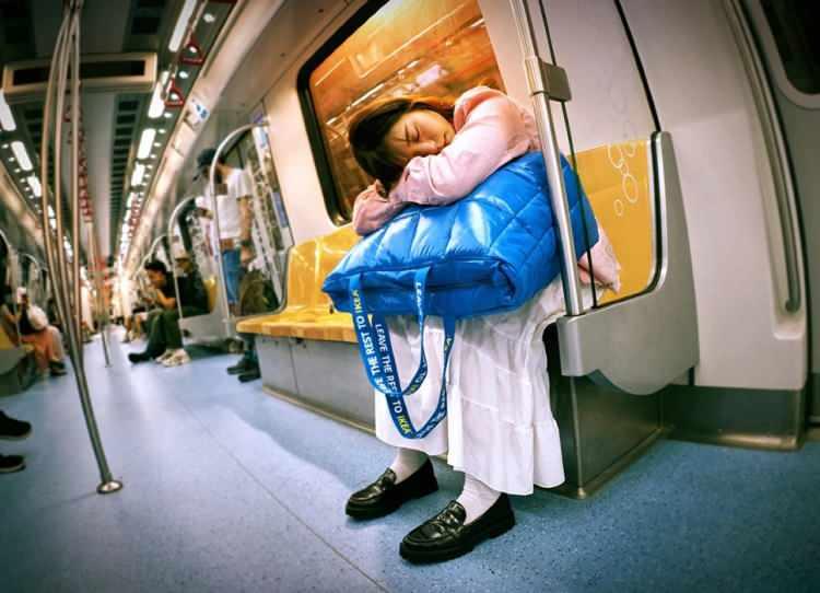 <p><span style="color:#B22222"><strong>40. Singapur</strong></span></p>

<p> </p>

<p>Uyku 23:52 |</p>

<p>Uyanma 07:38 |</p>

<p> </p>

<p>394 dk (yatakta ortalama geçirilen süre)</p>

<p> </p>
