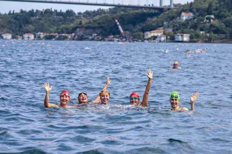 <p>Hemen polise haber verilmesi üzerine, İstanbul Deniz Limanı Şube Müdürlüğü ekipleri harekete geçti. </p>
<p> </p>