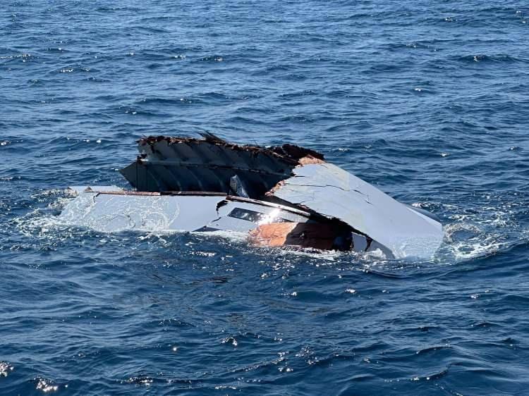 <p>Lokasyon konuşmasından hemen sonra, sağanak bir r&uuml;zgarın i&ccedil;ine girmiş bir ses duydum. Marmara Adası b&ouml;lgesinde telefonun belli başlı yerlerde &ccedil;ekmediğine şahit oldum.&nbsp;</p>
