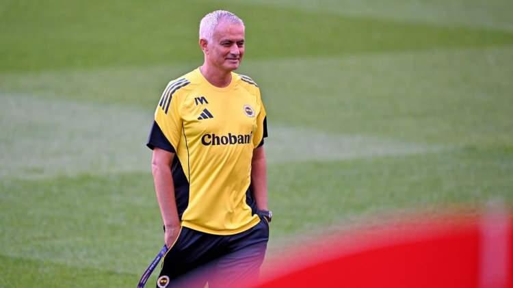 <p><span style="color:#B22222"><strong>İŞTE MOURINHO'NUN ŞU ANA KADAR ALDIĞI TAZMİNATLAR </strong></span></p>
<p> </p>
