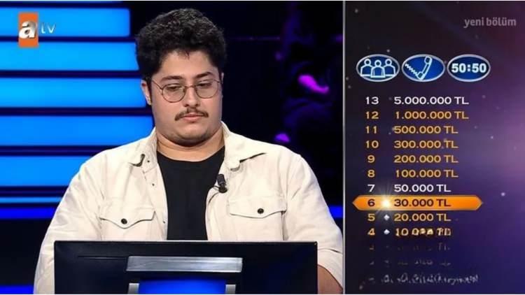 <p>Yarışmaya katılan Cemal Arda Ermutlu isimli yarışmacı, başarılı bir performans sergiledi.</p>
<p> </p>