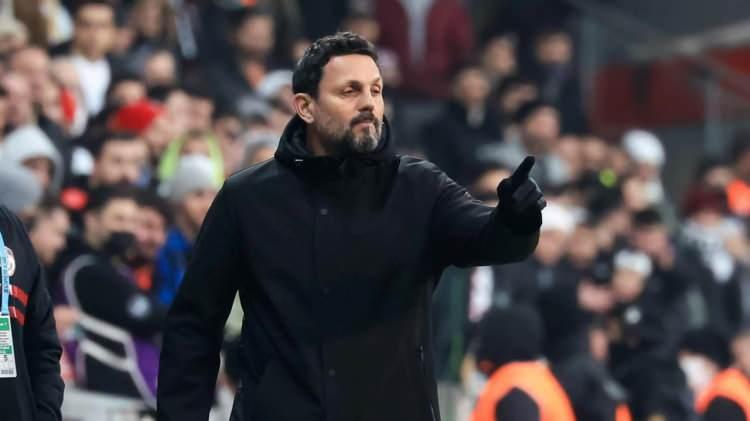 <p>2023’te Cardiff City’ye atandı, ağustos 2024’te göreve devam etti, ancak Eylül 2024 başında kötü başlayan sezona bağlı olarak görevden alındı.</p>
