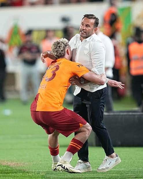 <p><strong>"Kafa karışıklığı var. Bunu takıma yansıtmaması da önemliydi. Barış'ı da takımdan ayırdık. Takım arkadaşlarına da zarar verebilirdi."</strong></p>