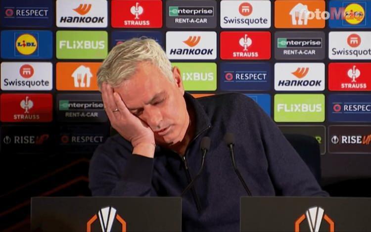 <p><strong>TNT Sports: </strong>"Fenerbahçe, Şampiyonlar Ligi'ne katılma hakkını kaybeden Jose Mourinho'yu kovdu."</p>