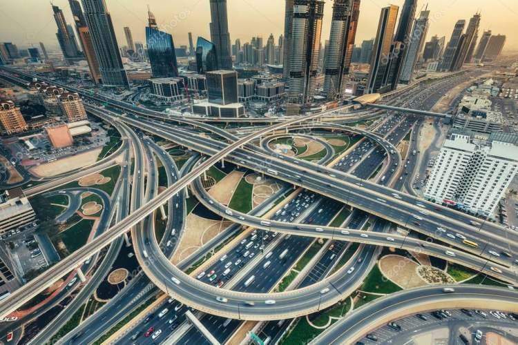 <p>Birleşik Arap Emirlikleri → 140 km/h</p>
<p> </p>
<p>Maksimum hız limiti 160 km/sa’tandı; Nisan–Mayıs 2025 itibarıyla 140 km/sa olarak güncellendi (20 km/sa indirildi)</p>