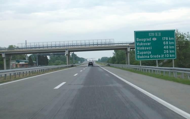 <p>Sırbistan → 130 km/h</p>

<p> </p>
