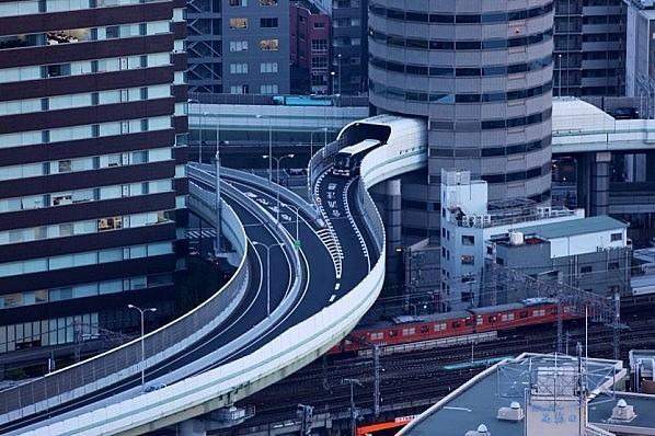 <p>Japonya → 100 km/h</p>
<p> </p>