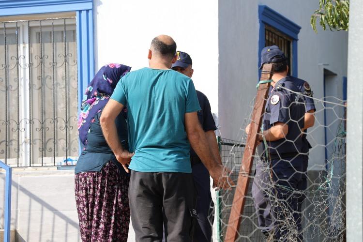 <p>Yener Rüzgar, 4 yıldır evinde kiracı olan Hüseyin Başak’tan bozulan şofben için 500 TL para istedi.</p>
<p>Başak, şofbeni kullanmadığını belirterek parayı vermeyi reddedince bunun ardından taraflar arasında tartışma çıktı. </p>