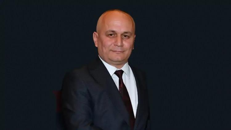 <p>Cemil Kılıç, X üzerinden 'başörtüsüne' ilişkin bir açıklama yaptı.</p>
<p>Açıklamasında; başörtüsünün Allah'ın emri olmadığını söyleyen Kılıç, paylaşımı ile birçok kişi tarafından da tepki çekti. </p>