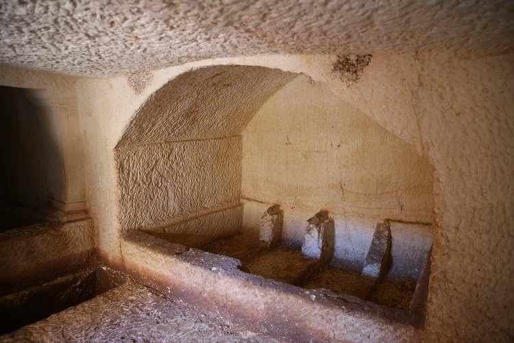<p>İl Kültür ve Turizm Müdürü Mehmet Yelken ile Adıyaman Müze Müdürü Mehmet Alkan, Perre Antik Kenti'nde devam eden çalışmaları yerinde inceleyerek yetkililerden bilgi aldı.</p>
<p> </p>