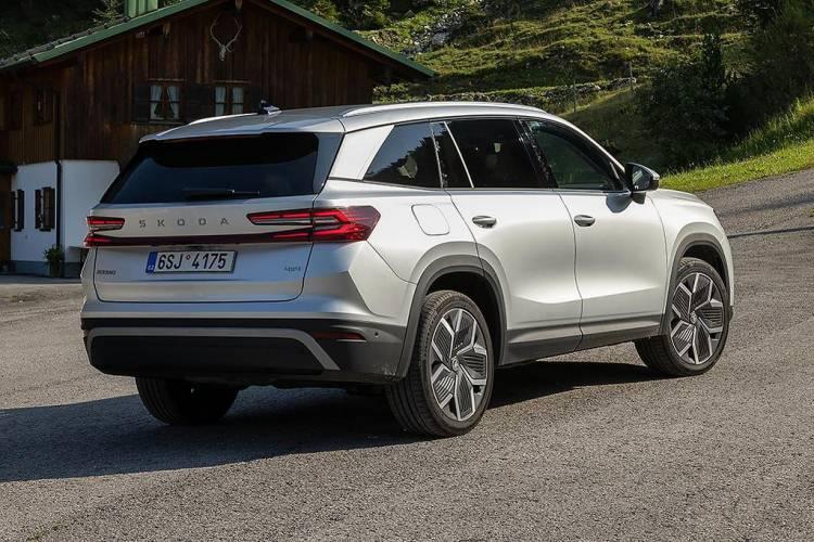 <p><strong>SKODA KODIAQ FİYAT LİSTESİ</strong><br />
<br />
<strong>Versiyonu:</strong> Premium 1.5 TSI mHEV 150 PS DSG.<br />
<br />
<strong>Fiyatı:</strong> 3.529.900 TL.<br />
<br />
<strong>Kampanyalı Fiyatı:</strong> 3.443.700 TL.<br />
<br />
<strong>İndirim:</strong> 86.200 TL.</p>
