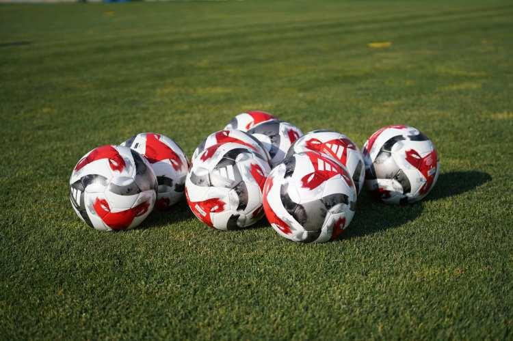 <p>Trendyol Süper Lig ekipleri yeni sezon hazırlıklarını sürdürüyor.</p>
