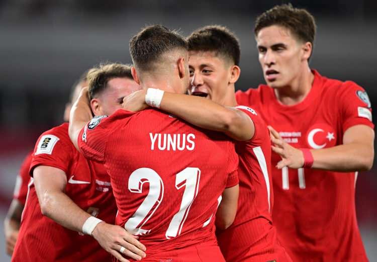 <p> A Milli Takımımız'ın performansı, Avrupa basınında da yankı buldu.</p>