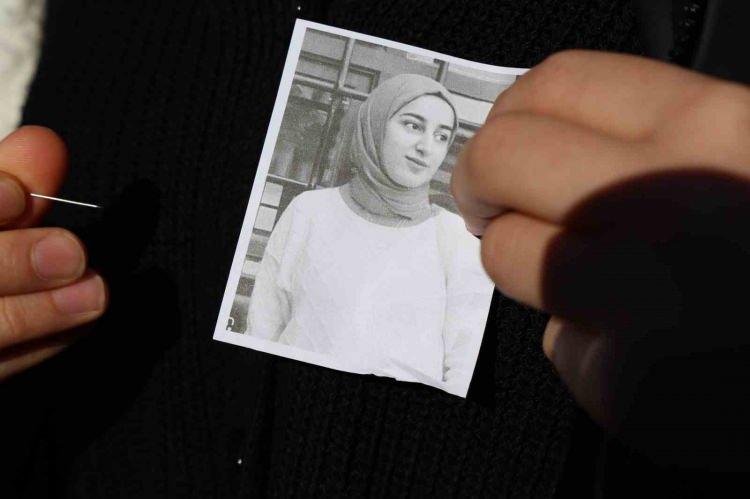 <p>En son savcımızla görüşmem iki ay önceydi. Savcımız, bunu söyledi. </p>
<p> </p>
<p>Daha öncede söyledi ama bu sefer ciddi umut verdi. Bana dedi ki, <strong>'Fazla ağlama, kendini üzme, bir şey bulmuşum, bir şey biliyoruz. Sabret, çıkartacağız. İki kişiden şüpheleniyoruz'</strong> dedi. </p>
<p> </p>
<p> </p>