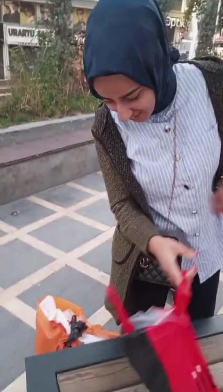 <p>İki kişi dediği, demek ki iki kişinin DNA'sı vardır. Odur işte. Bana bu umudu verdi. Birazda olsa ferahlamışım. </p>