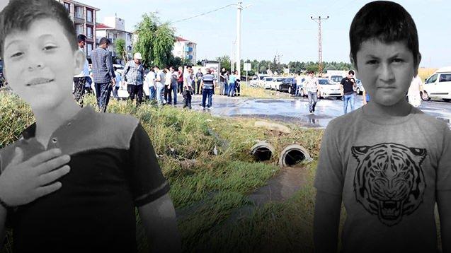 <p>Tekirdağ'da taşan derenin sularına kapılan Burak Önder (9) ile Mustafa Aslan'ın (13) ölümüne ilişkin aileleri, bilirkişi heyetinin "asli kusurlu" bulduğu Tekirdağ Büyükşehir Belediyesi ile Ergene Belediyesine dava açtı. </p>