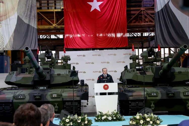 <p>Çeliğin girip ALTAY Tankı'na dönüştüğü BMC'nin Ankara'daki üretim üssü ve seri üretim çalışmaları ilk kez görüntülendi.</p>